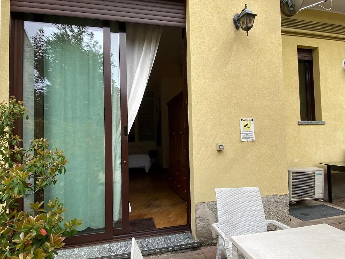 Apartment Artist S Residence 80 Mq With Garden And Palm Tree Mailand