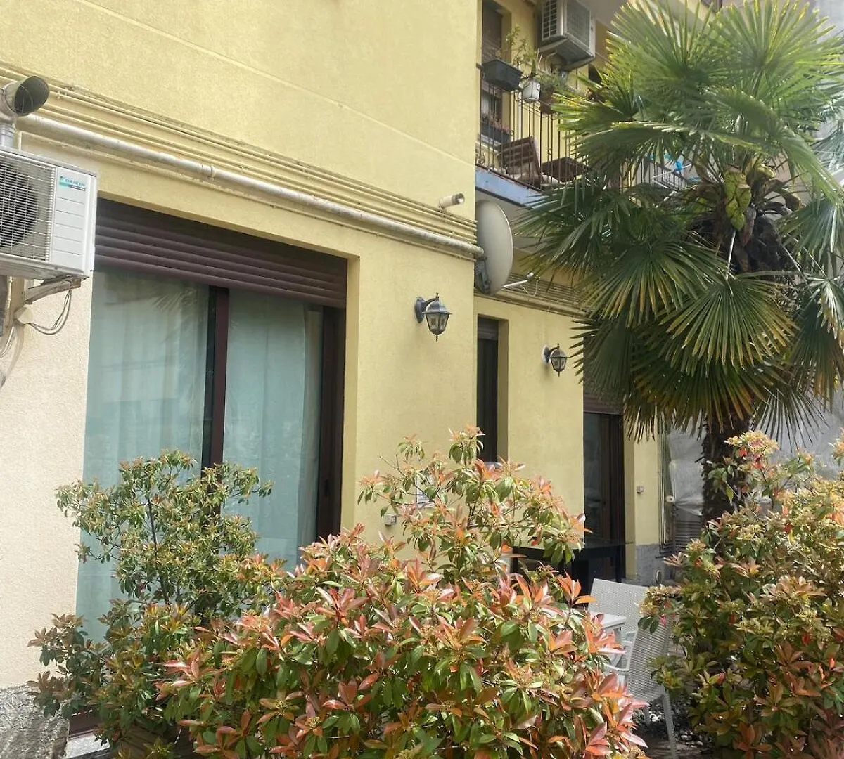 Artist S Residence 80 Mq With Garden And Palm Tree Mailand